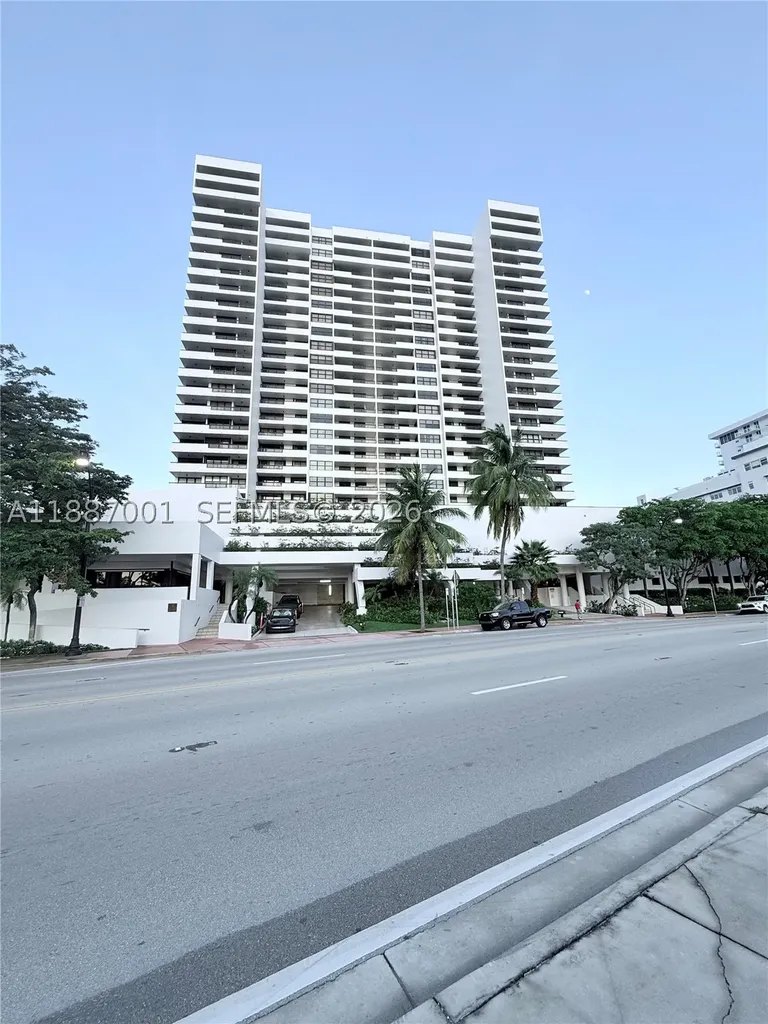 2555 Collins Avenue Miami Beach FL 33140