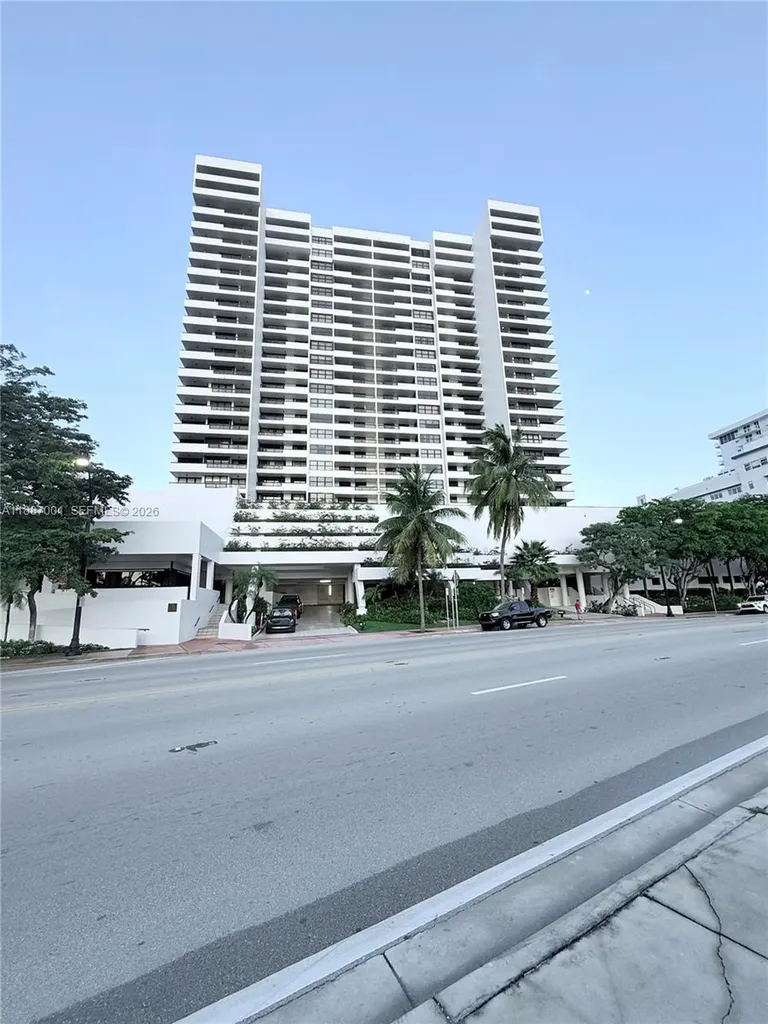 2555 Collins Avenue Miami Beach FL 33140