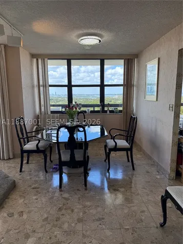 2555 Collins Avenue Miami Beach FL 33140