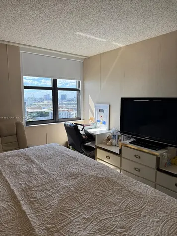 2555 Collins Avenue Miami Beach FL 33140
