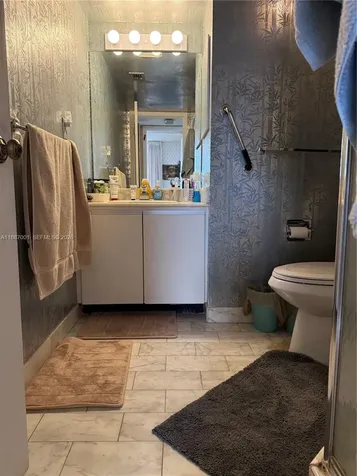2555 Collins Avenue Miami Beach FL 33140