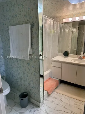 2555 Collins Avenue Miami Beach FL 33140