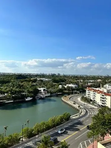 2555 Collins Avenue Miami Beach FL 33140