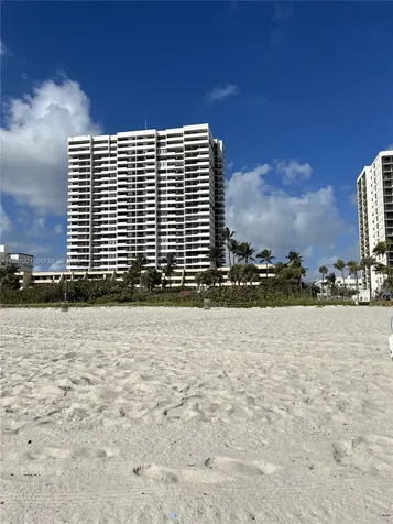 2555 Collins Avenue Miami Beach FL 33140