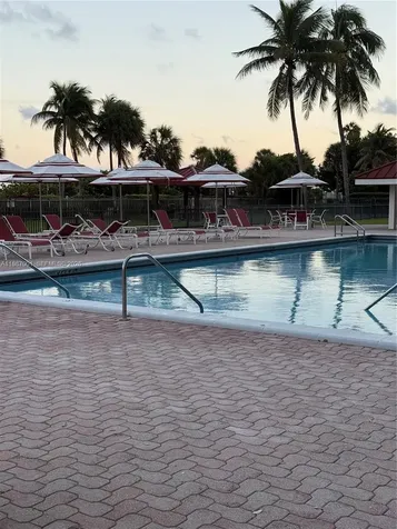 2555 Collins Avenue Miami Beach FL 33140