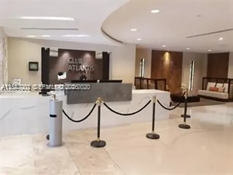 2555 Collins Avenue Miami Beach FL 33140