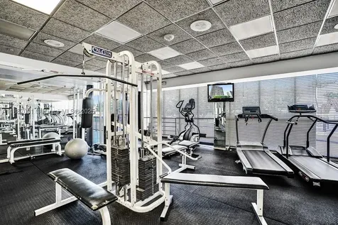 2555 Collins Avenue Miami Beach FL 33140