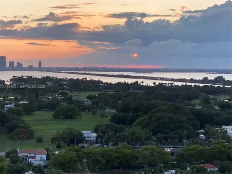 2555 Collins Avenue Miami Beach FL 33140