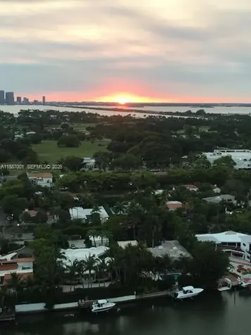 2555 Collins Avenue Miami Beach FL 33140