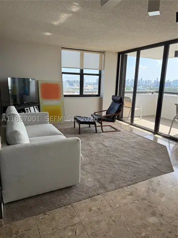 2555 Collins Avenue Miami Beach FL 33140