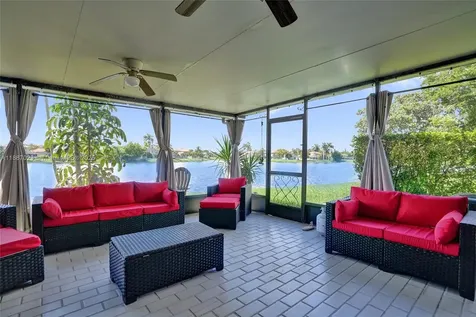 450 NW 106th Terrace Pembroke Pines FL 33026