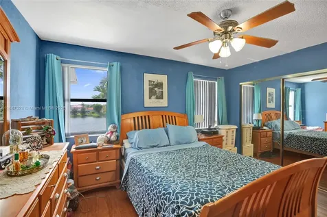 450 NW 106th Terrace Pembroke Pines FL 33026