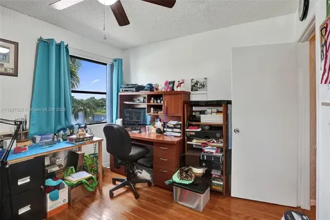 450 NW 106th Terrace Pembroke Pines FL 33026