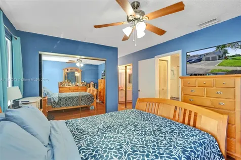 450 NW 106th Terrace Pembroke Pines FL 33026