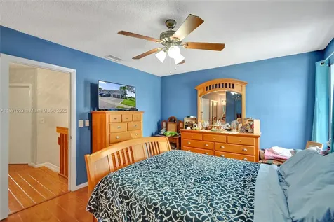 450 NW 106th Terrace Pembroke Pines FL 33026