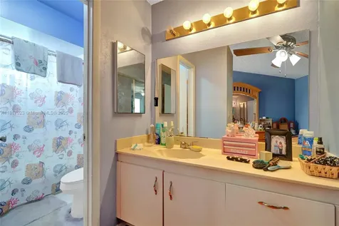 450 NW 106th Terrace Pembroke Pines FL 33026