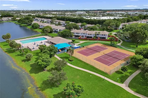 450 NW 106th Terrace Pembroke Pines FL 33026