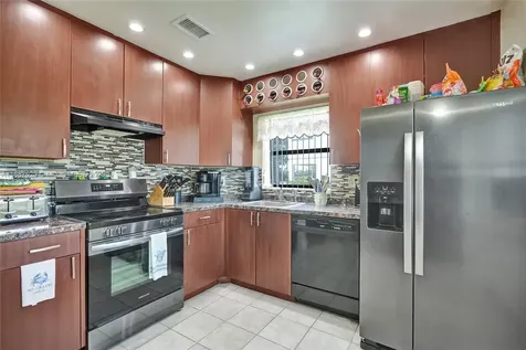 450 NW 106th Terrace Pembroke Pines FL 33026