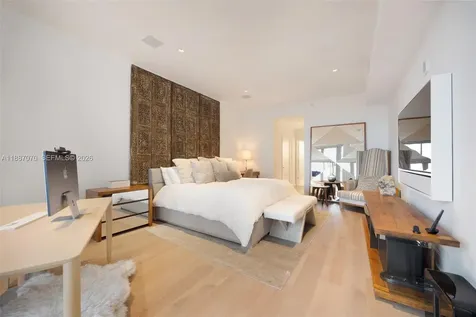 801 S Pointe Drive Miami Beach FL 33139