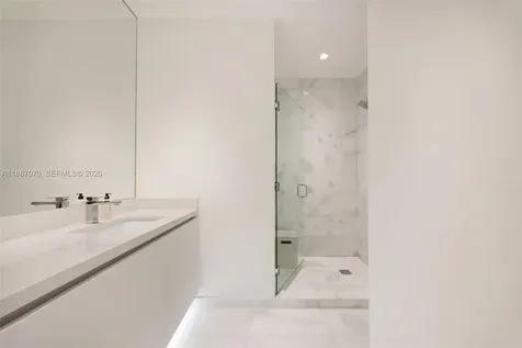 801 S Pointe Drive Miami Beach FL 33139