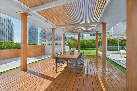 801 S Pointe Drive Miami Beach FL 33139