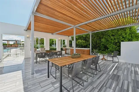 801 S Pointe Drive Miami Beach FL 33139