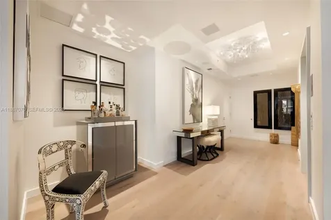 801 S Pointe Drive Miami Beach FL 33139