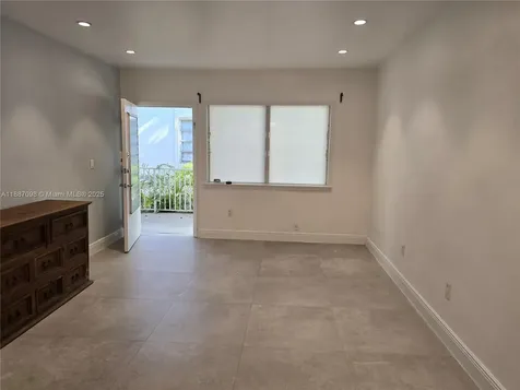 835 Meridian Avenue Miami Beach FL 33139