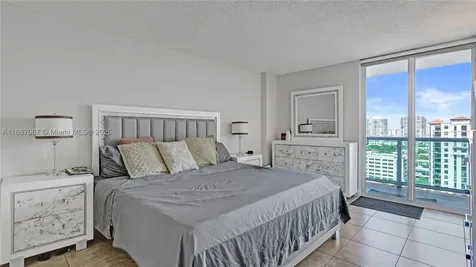 100 Bayview Drive Sunny Isles Beach FL 33160