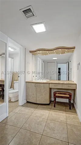 100 Bayview Drive Sunny Isles Beach FL 33160