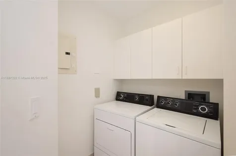 2000 Island Boulevard Aventura FL 33160