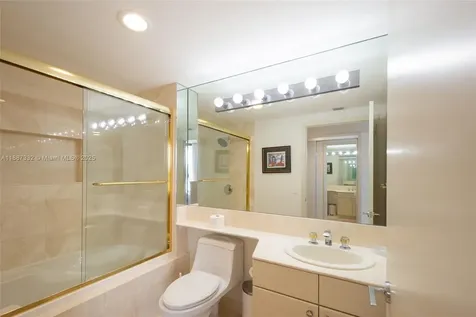 2000 Island Boulevard Aventura FL 33160