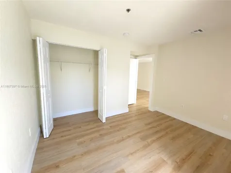 437 SW 7th Street Miami FL 33130