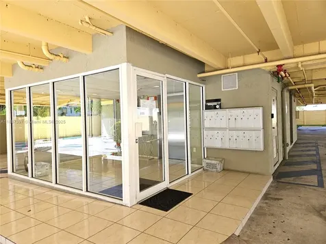 437 SW 7th Street Miami FL 33130