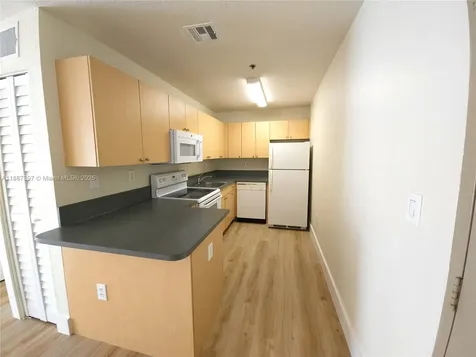 437 SW 7th Street Miami FL 33130