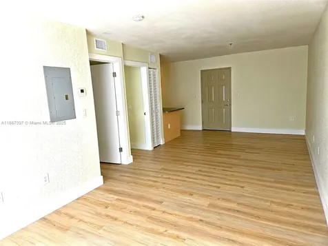 437 SW 7th Street Miami FL 33130