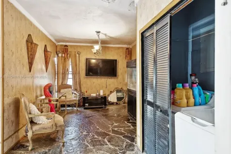 469 NW 69th Street Miami FL 33150