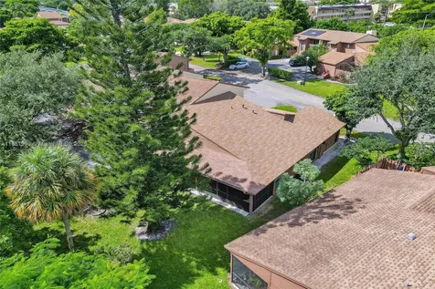 6188 Pine Tree Lane Tamarac FL 33319