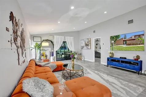 6188 Pine Tree Lane Tamarac FL 33319