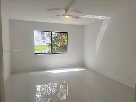 170 Lakeview Drive Weston FL 33326