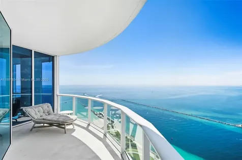 100 S Pointe Drive Miami Beach FL 33139