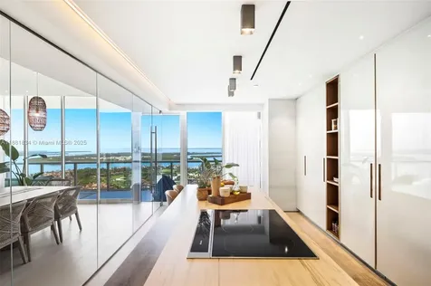 100 S Pointe Drive Miami Beach FL 33139
