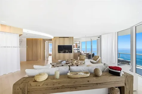 100 S Pointe Drive Miami Beach FL 33139