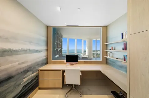 100 S Pointe Drive Miami Beach FL 33139
