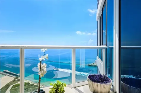 100 S Pointe Drive Miami Beach FL 33139