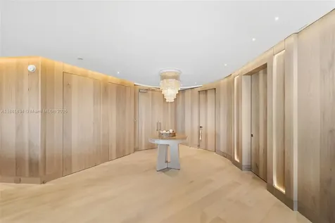 100 S Pointe Drive Miami Beach FL 33139