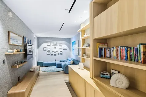 100 S Pointe Drive Miami Beach FL 33139