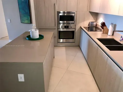 4111 S Ocean Drive Hollywood FL 33019