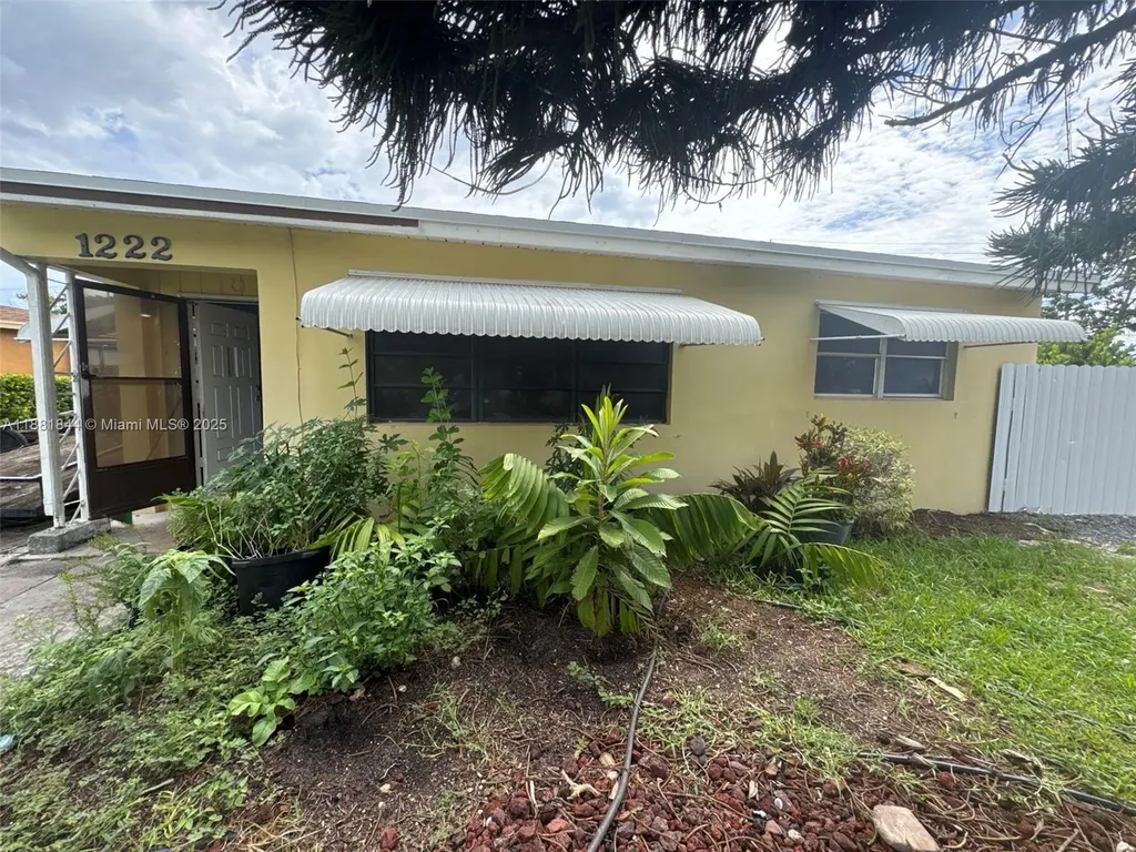 1222 S H Street Lake Worth FL 33460