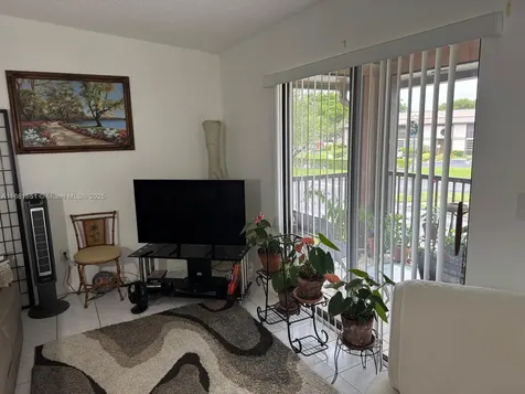 9794 N Belfort Circle Tamarac FL 33321